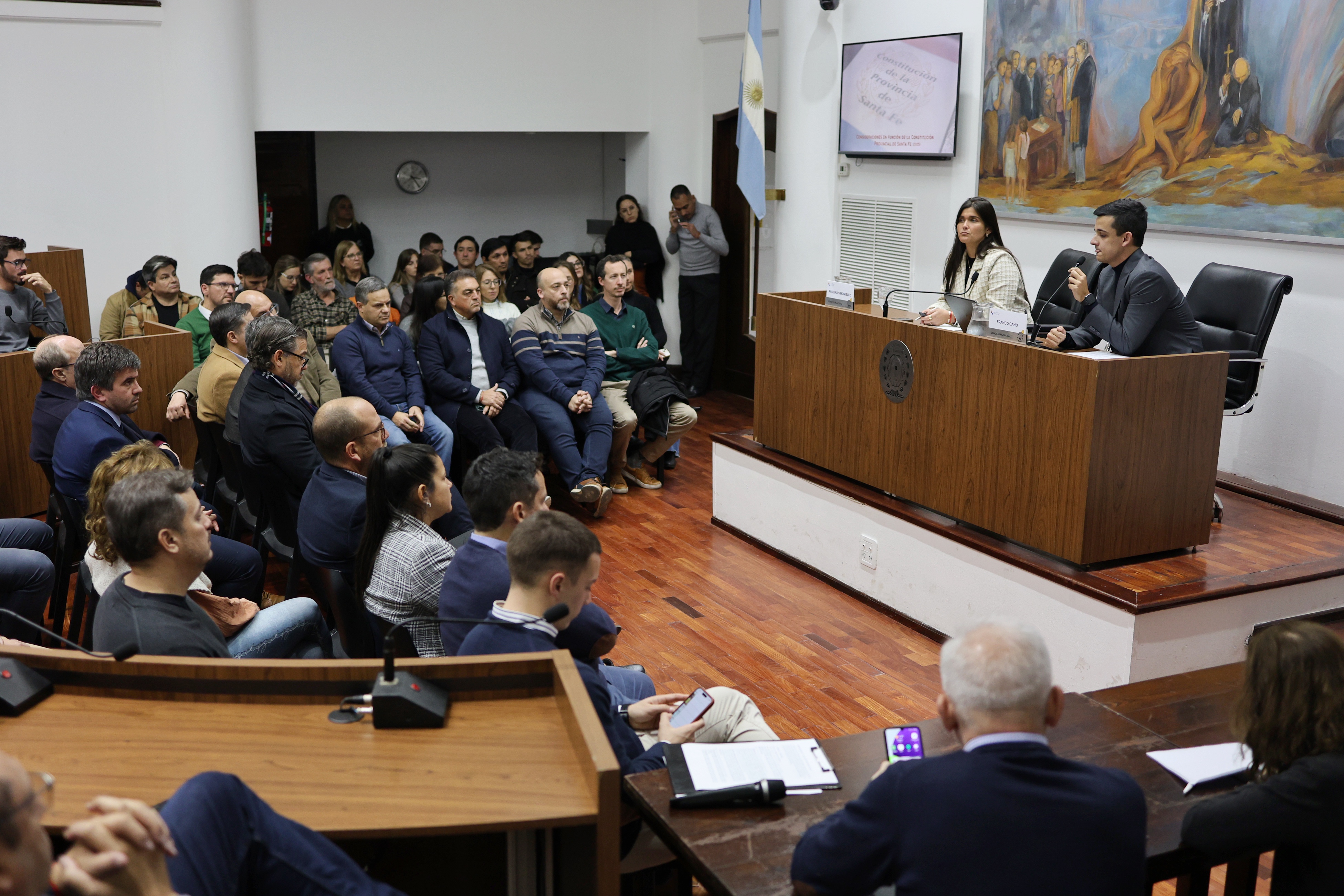 Análisis comparativo de cartas orgánicas municipales del país