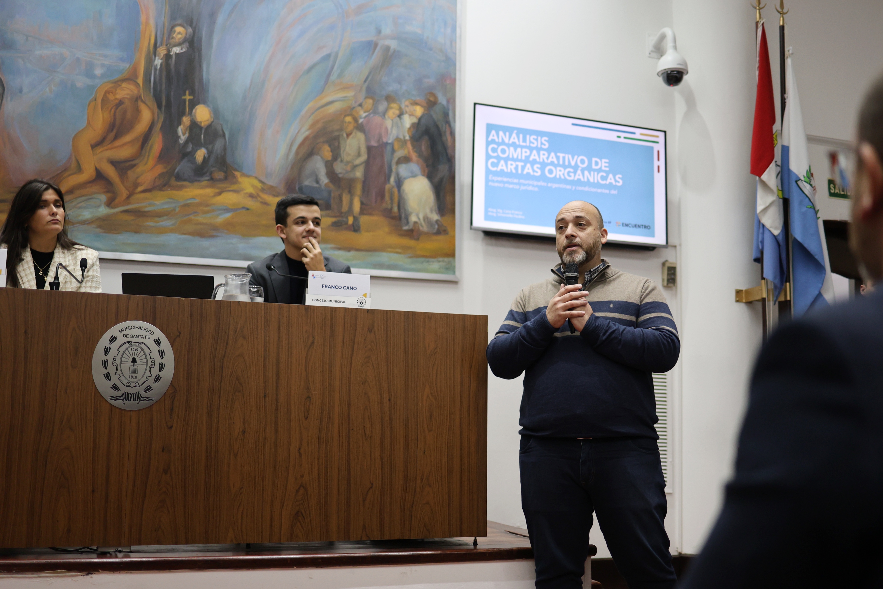 Análisis comparativo de cartas orgánicas municipales del país
