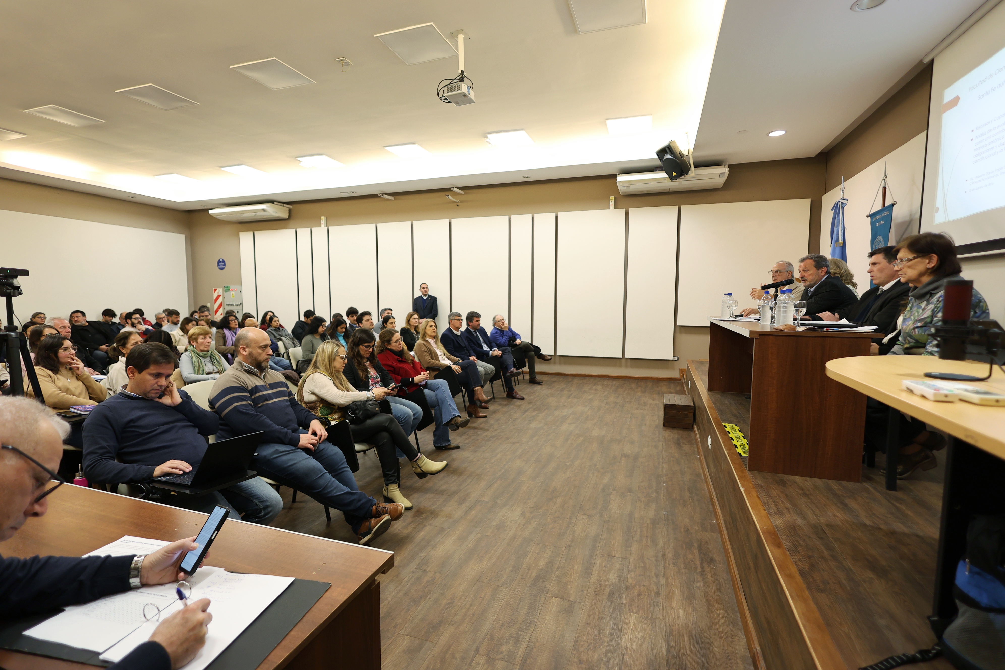 Recursos, finanzas y desarrollo: pilares de la autonomía municipal